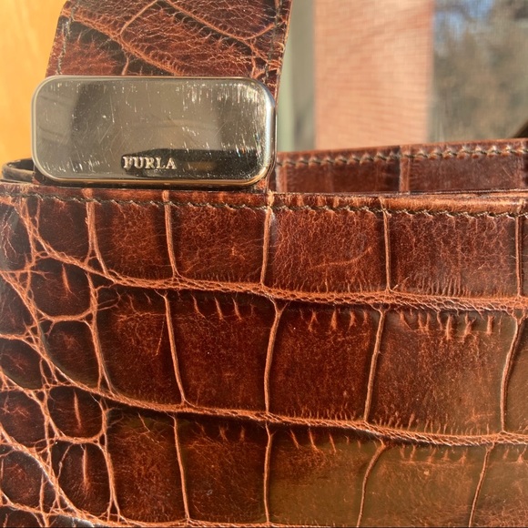 SOLD Vintage FURLA Leather Embossed Italian Purse - Picture 5 of 9